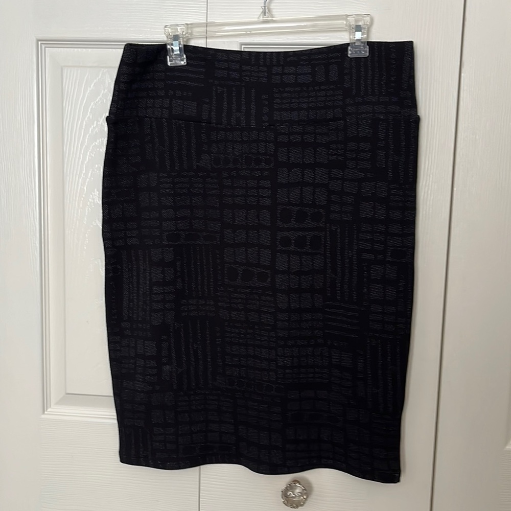 Black stretch skirt